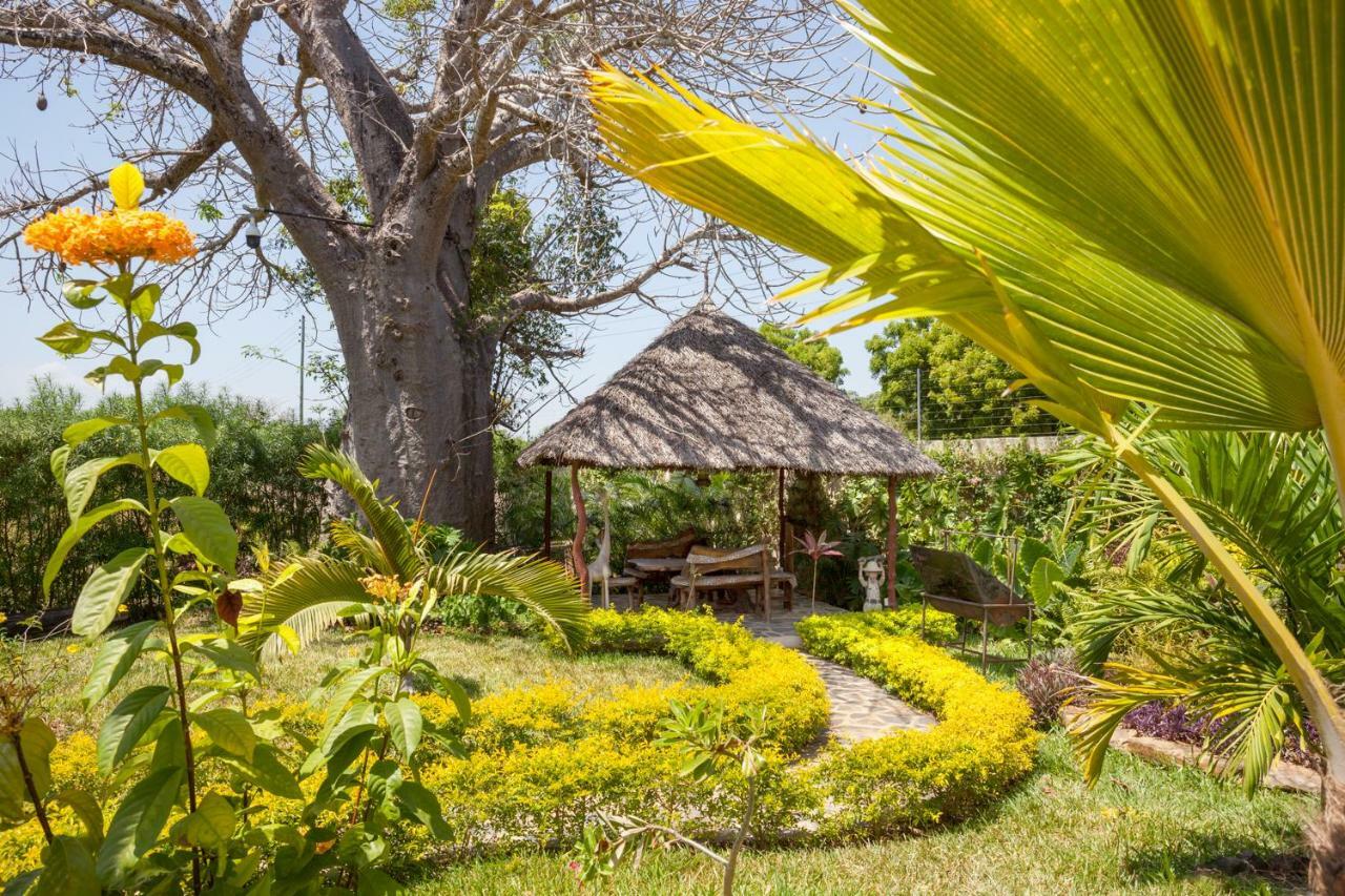Villa Raymond, Diani, Kenya เดียนีบีช ภายนอก รูปภาพ